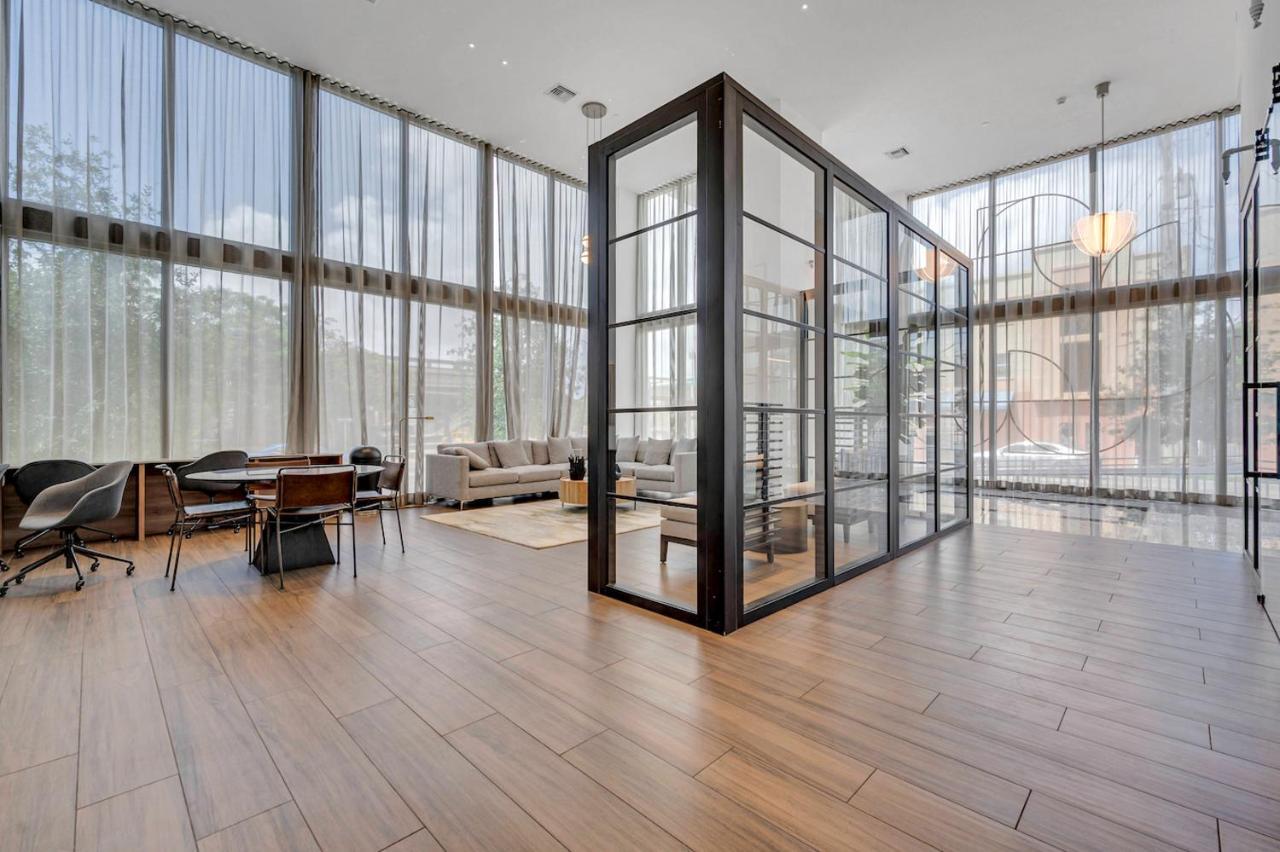 Apartment Stylish Unit In Downtown With Free Parking *