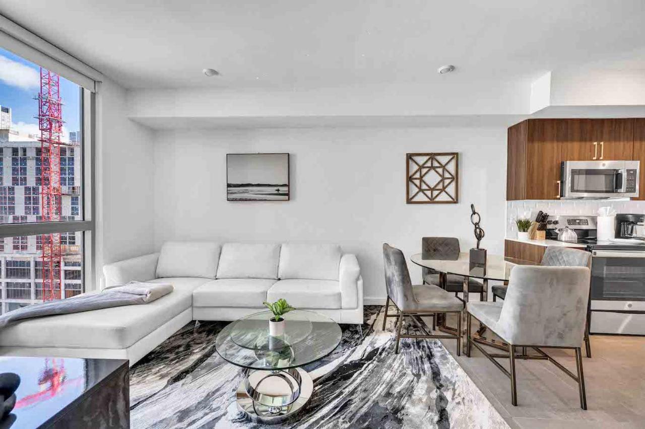 Apartment Stylish Unit In Downtown With Free Parking